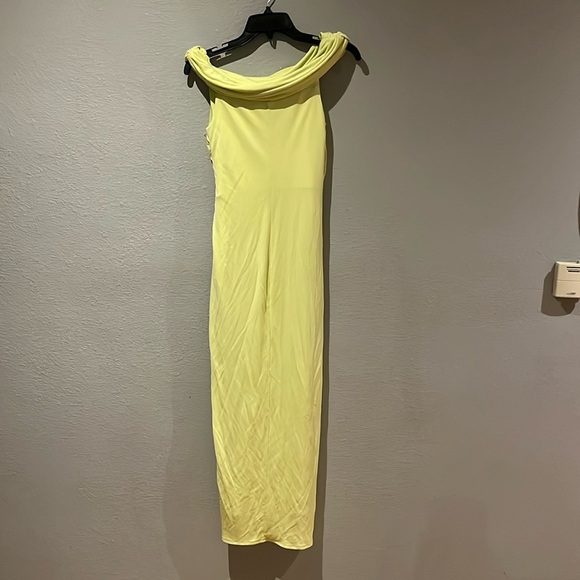 SELF-PORTRAIT
Off-the-shoulder ruched stretch-jersey midi dress - Picture 3 of 13